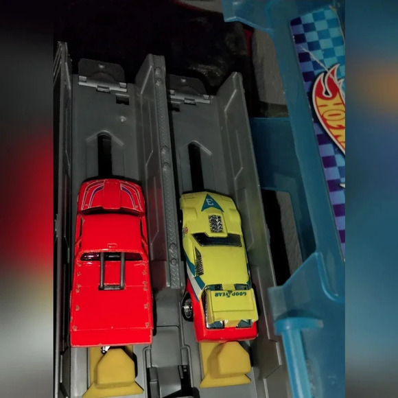 Hotwheels race truck&car bundel - Picture 6 of 9